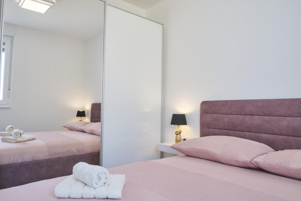 Nevera Apartment Split